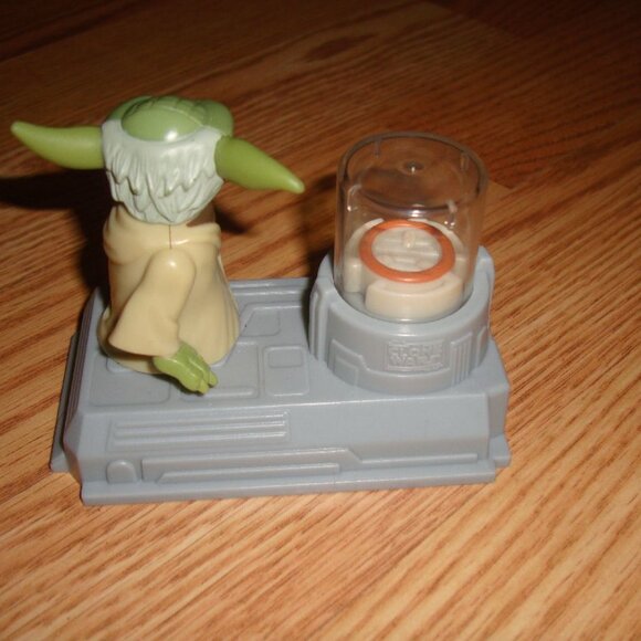 Star Wars McDonald's Happy Meal Kid Toy Clone Wars Master Yoda Force Levitation - Picture 3 of 4